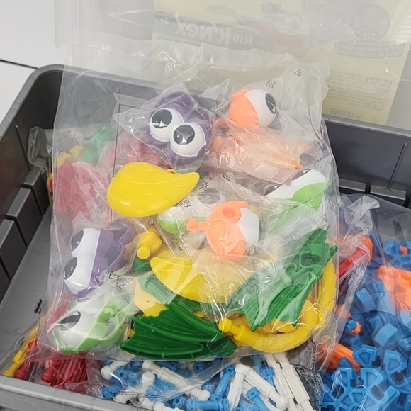 NEW KID KNEX EDUCATION- Organisms and Lifecycles 232 Pieces - Picture 5 of 11